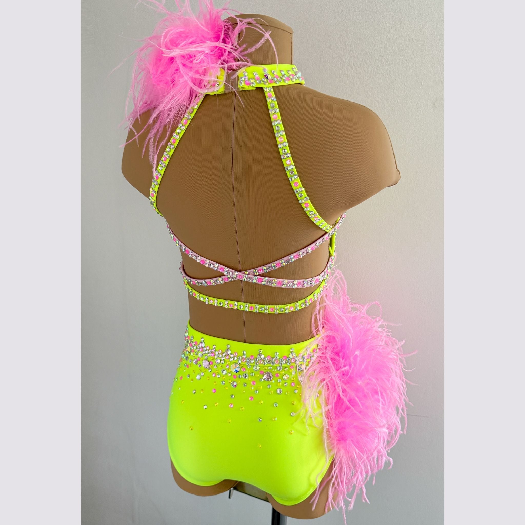 Child 8 | Neon Kiss - Sparkle Worldwide